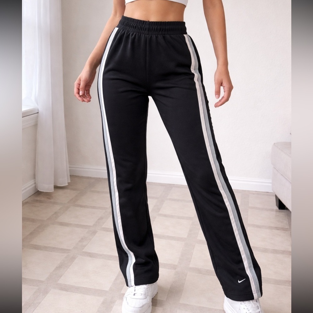 EUC WOMENS LARGE VINTAGE MESH NIKE TRACK PANTS